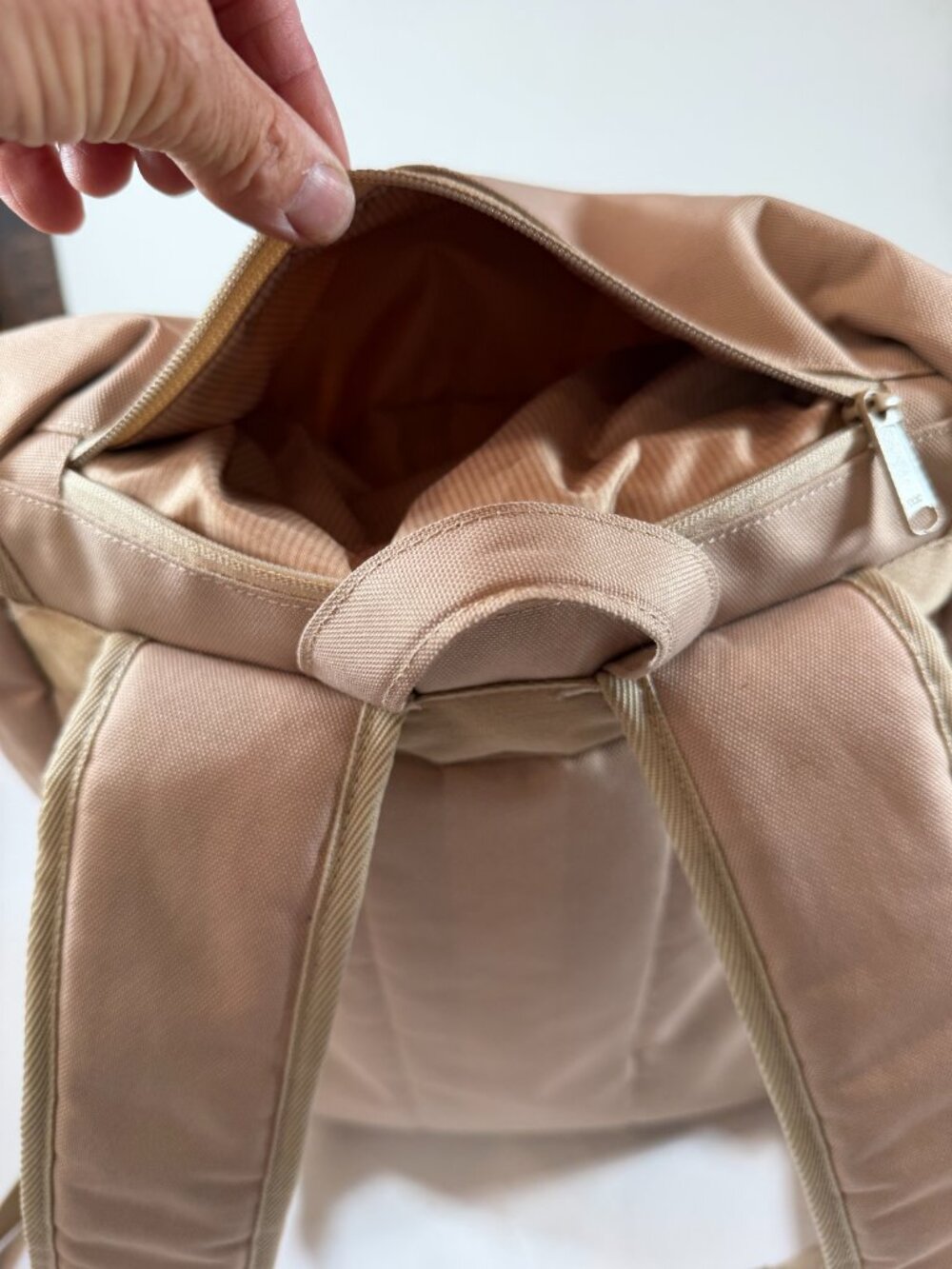 Herschel Iona Backpack, Light Taupe EUC - Picture 10 of 15